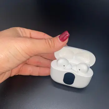 BeatBuds-X1-White user Emily C.